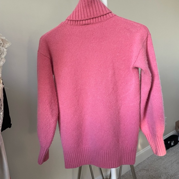 100% cashmere turtleneck pink sweater - Picture 2 of 3